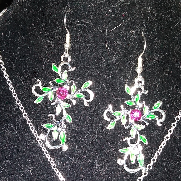 Beautiful Silver Tone Floral Cross Earrings and Necklace Set - Picture 3 of 3